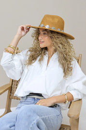 cowboy hoed camel stof zilver blauw riem rond hoed