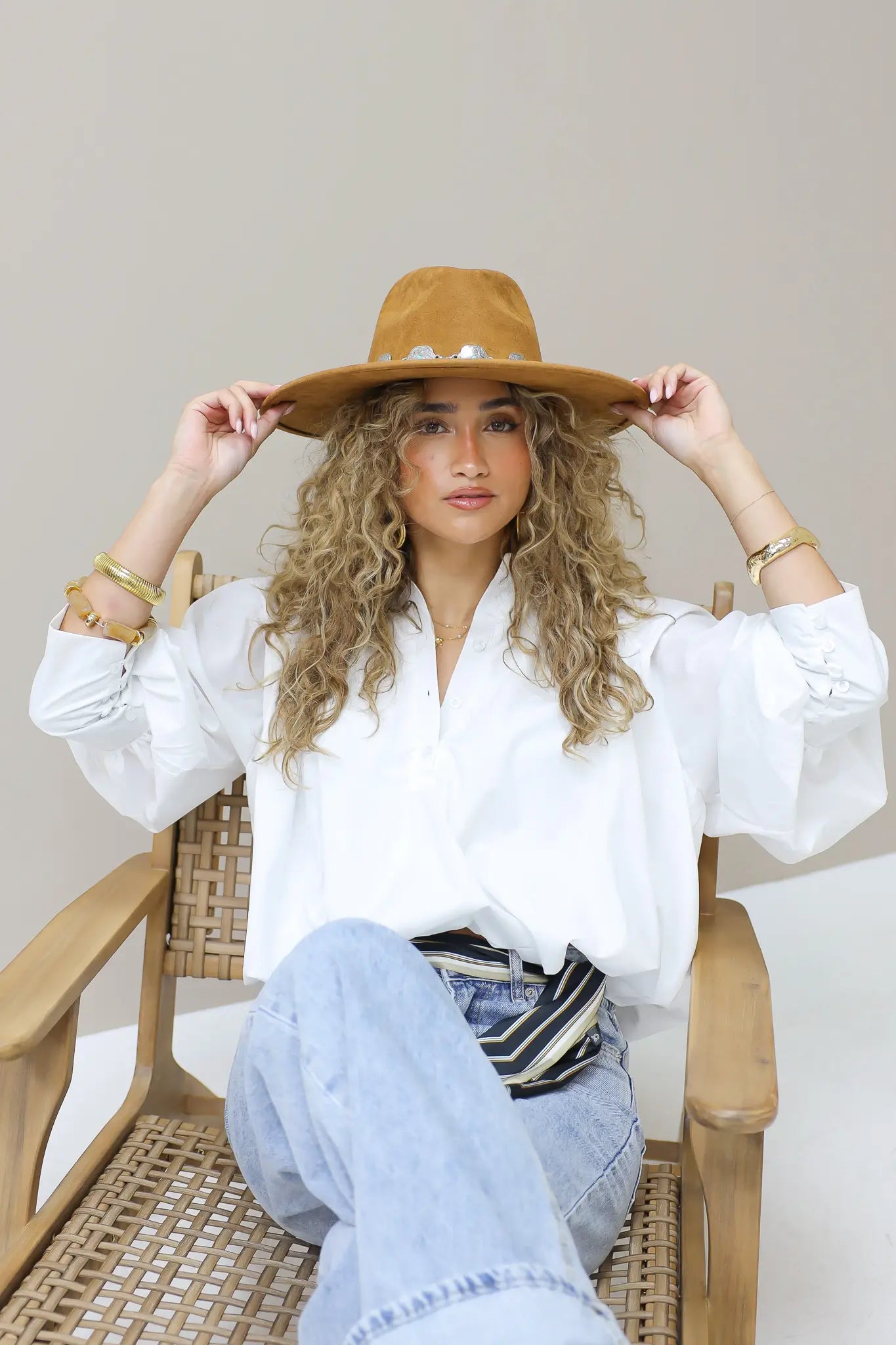 cowboy hoed camel stof zilver blauw riem rond hoed