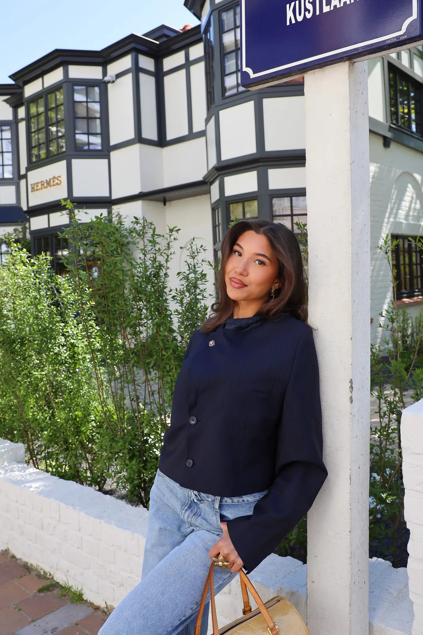 Blazer gecombineerd met jeans outfit