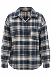 Vrijstaande productfoto van de donkerblauwe flanellen damesblouse met wit ruitpatroon, kraag, knoopsluiting en lange mouwen.