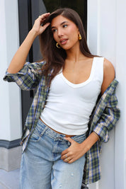 Groene blouse met ruitprint dames gecombineerd met lichte jeans