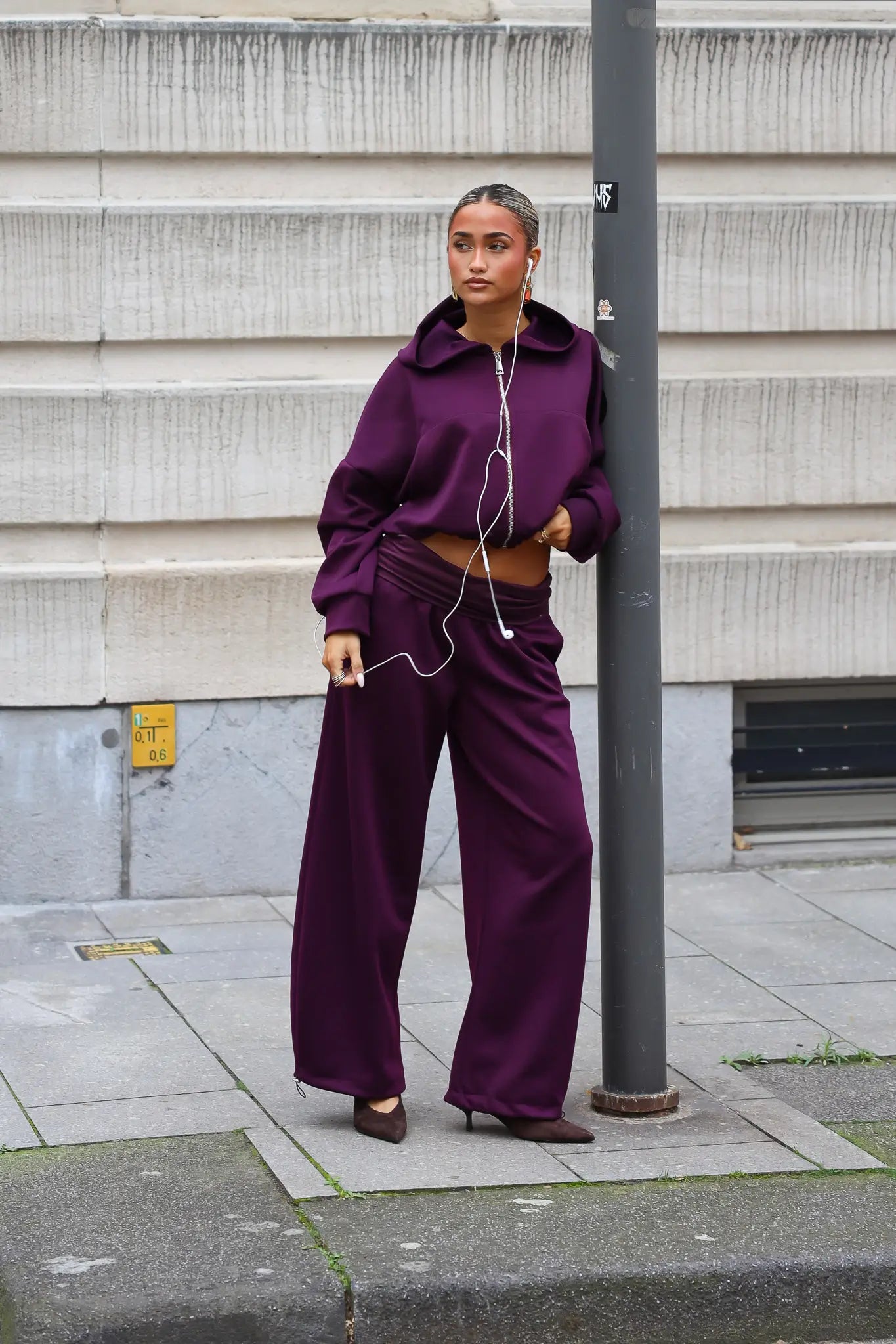 Plum jogger set dames met cropped zip hoodie en wide leg joggingbroek