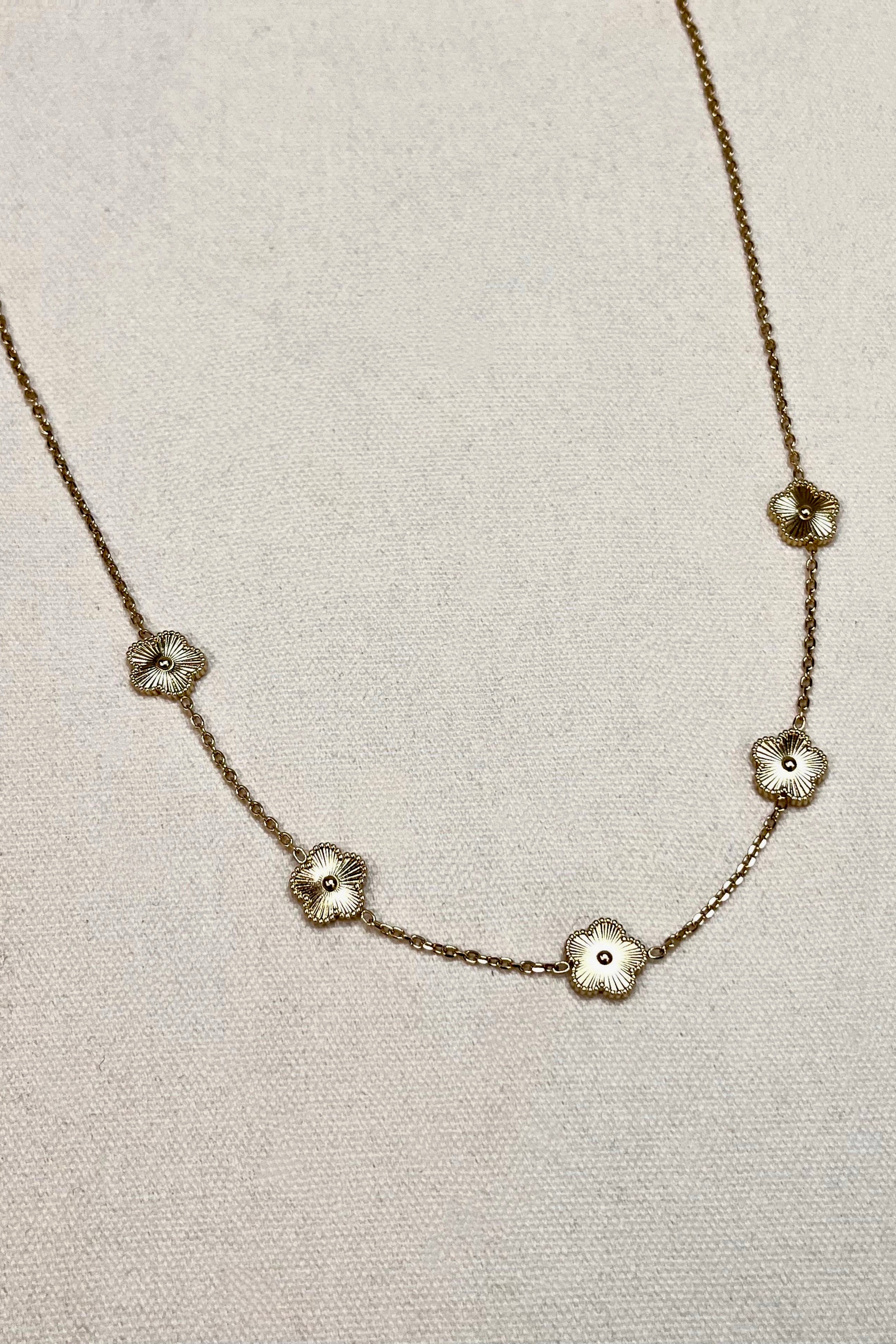 Ketting 5 flowers goud stainless steel halsketting met vijf kleine flowers