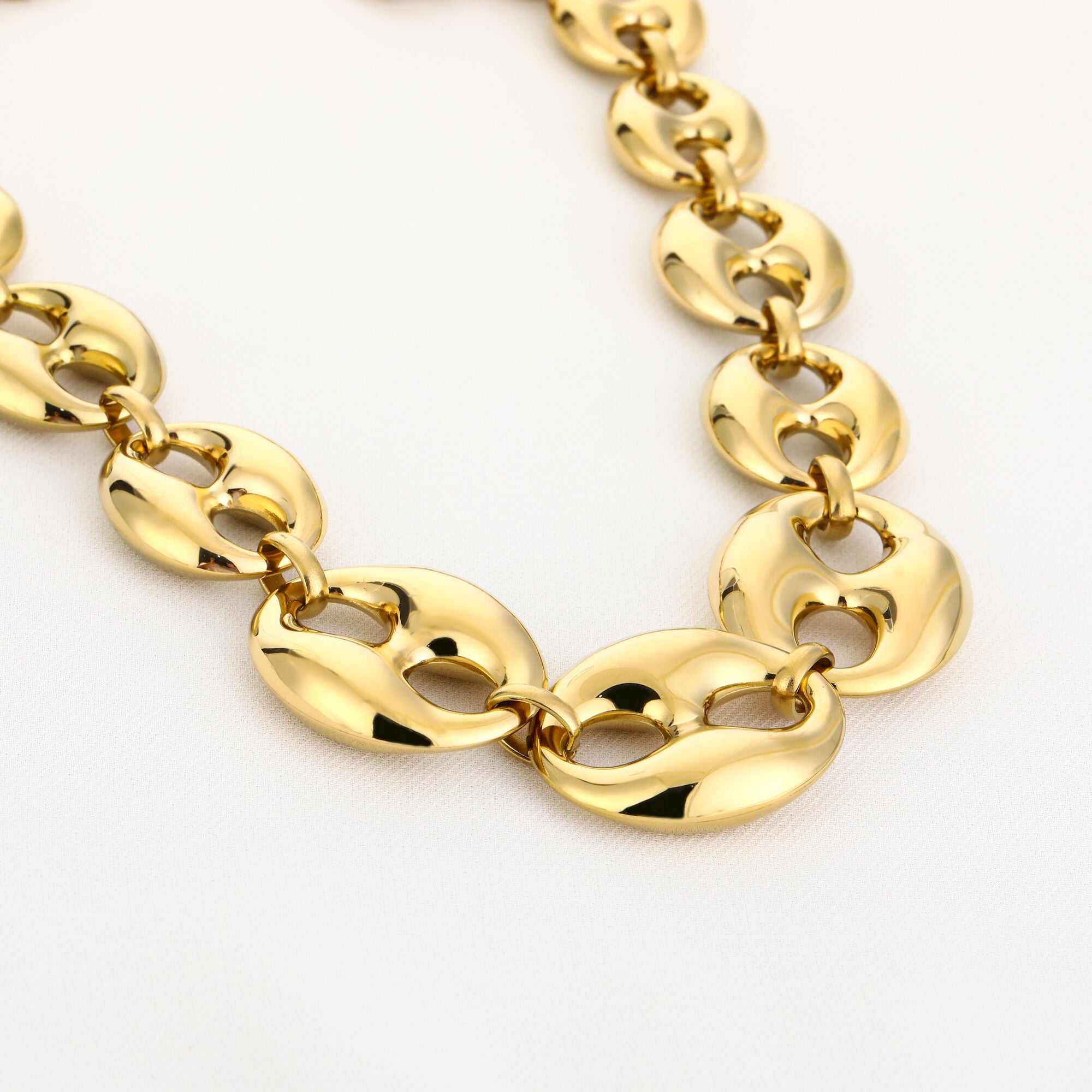 ketting luxe schakels goud ketting goud stainless steel waterproof close up ladylike