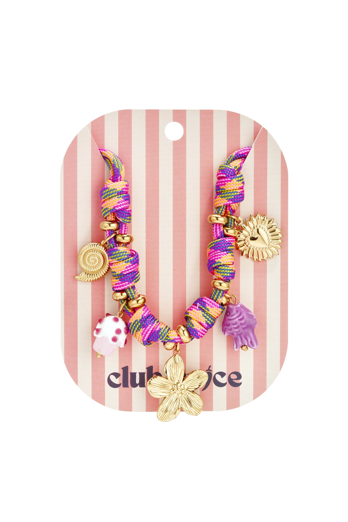 detail van paarse ketting met bloem bedel