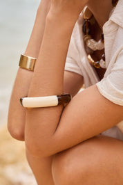  kunststof armband in bruin creme twee kleuren dames armband webp