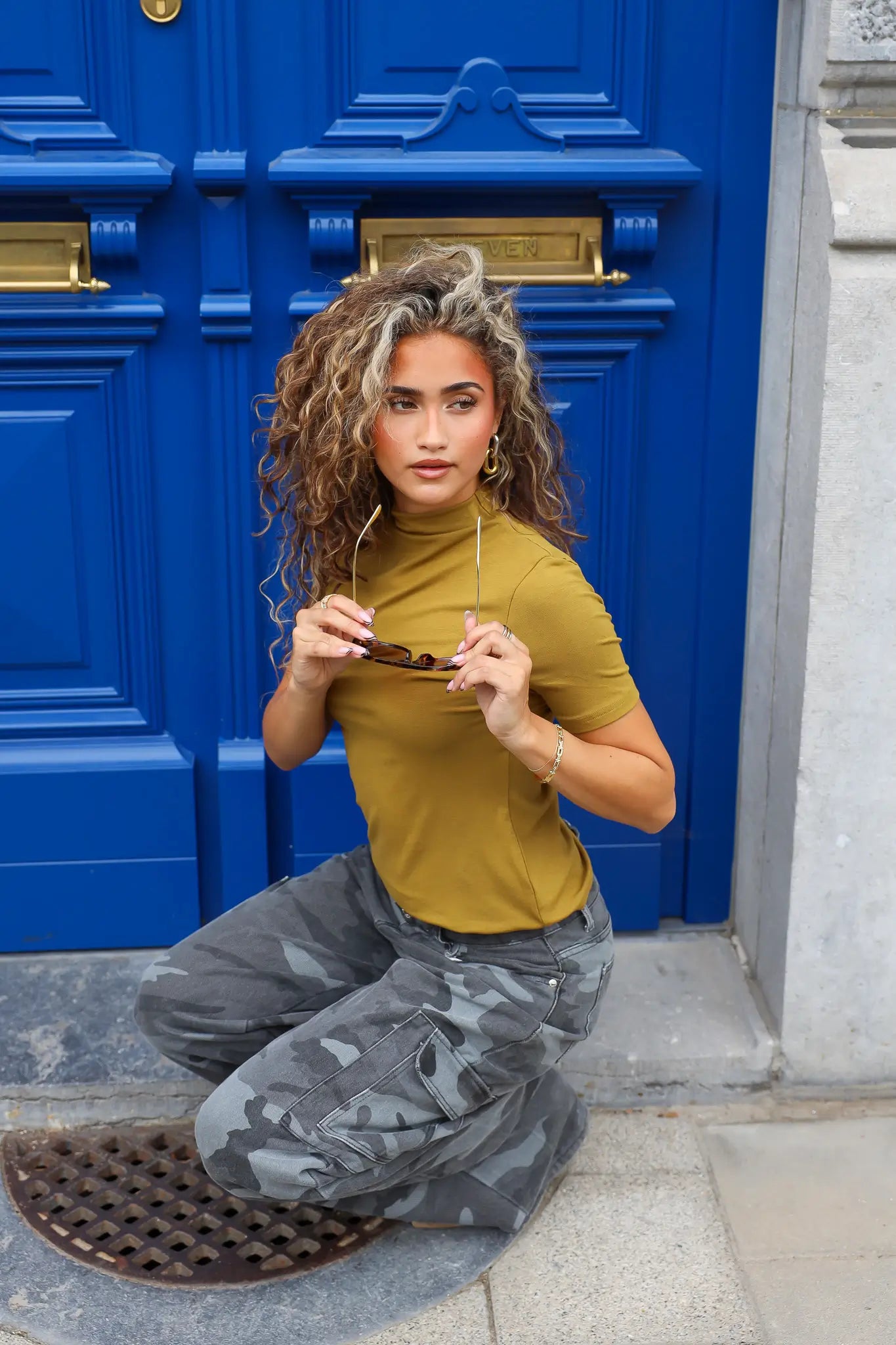 Olijf groen T-shirt met hoge hals voor dames