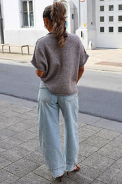 Queen Hearts jeans dames gecombineerd met taupe top