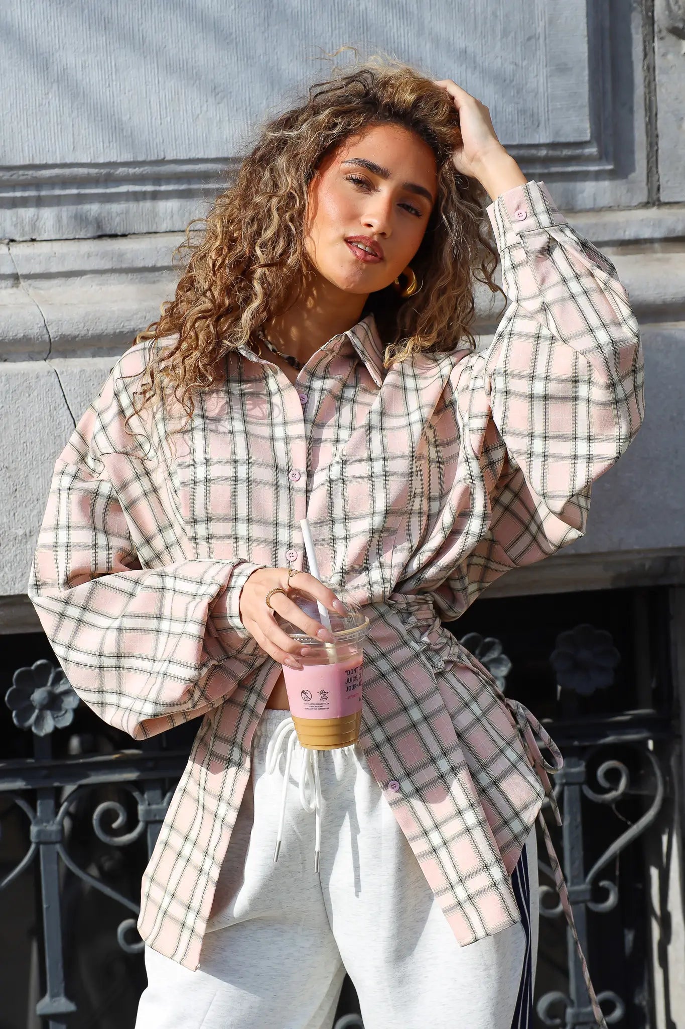 beige ruit blouse dames outfit zebrapad ladylike