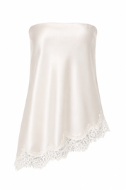 beige strapless satijnen top met kant onderaan voorkant