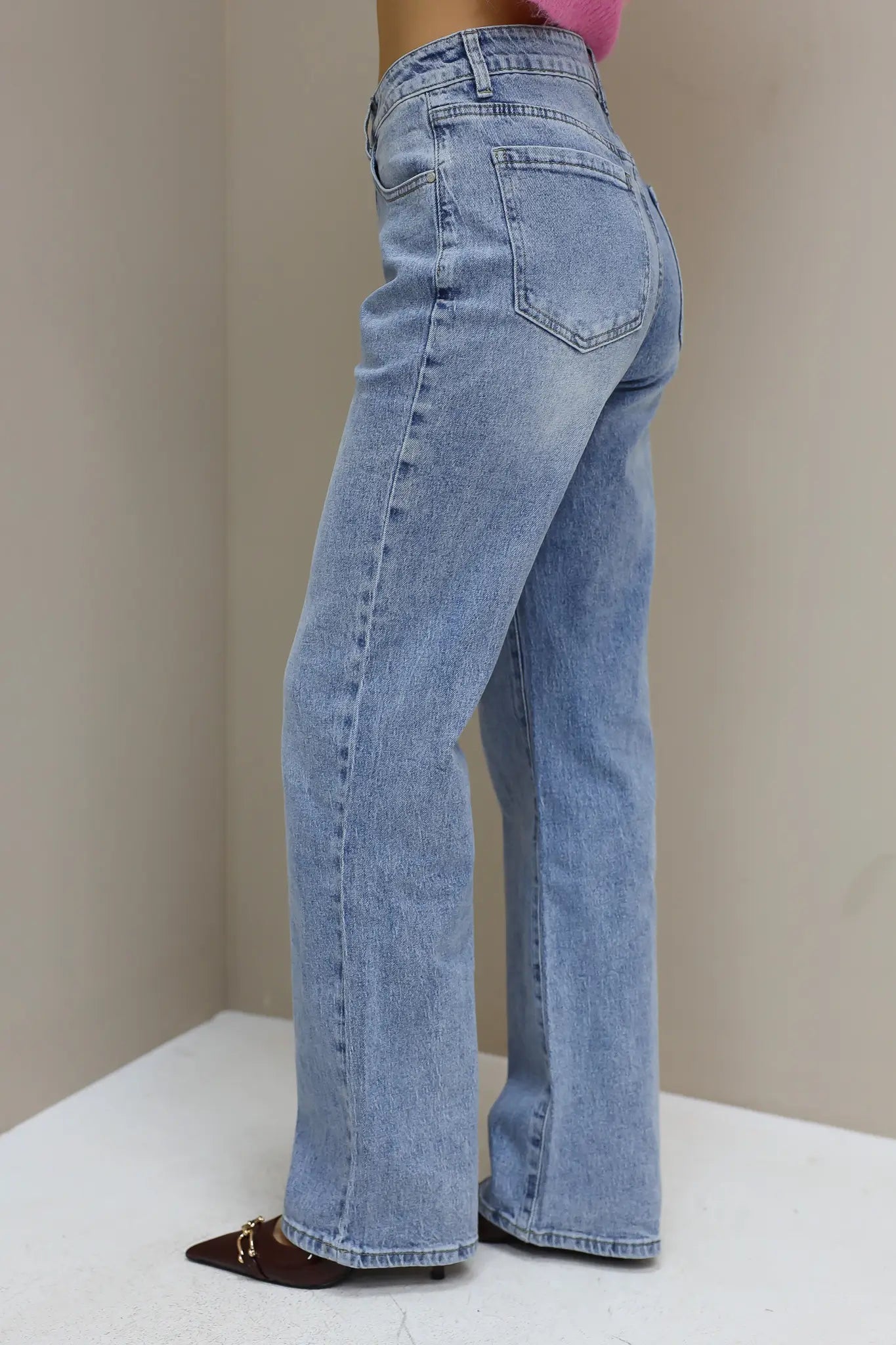 rechte pijpen straight fit jeans dames zijaanzicht