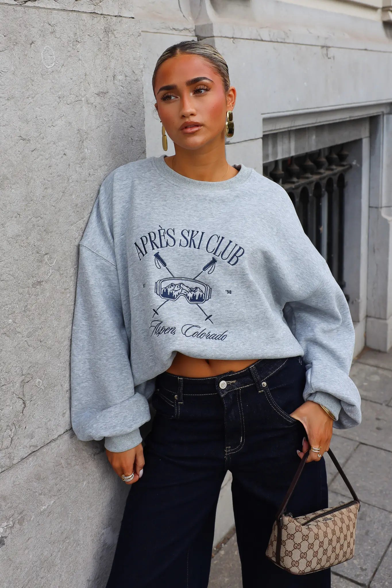 Après Ski Club sweater lichtgrijs met lange mouwen en vintage wintersportprint