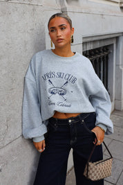 Après Ski Club sweater lichtgrijs met lange mouwen en vintage wintersportprint