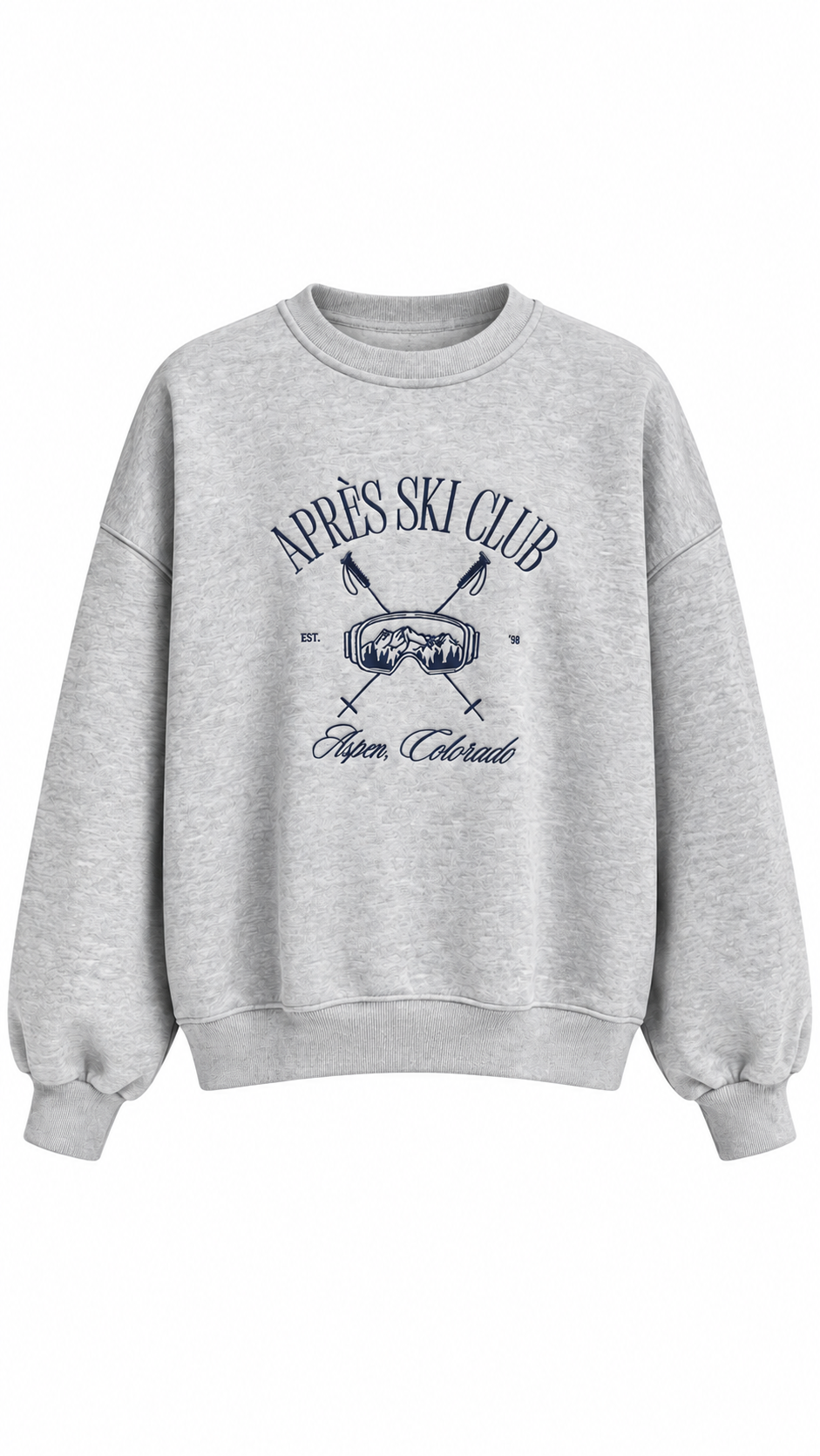 Productfoto van de grijze Après Ski Club sweater met ronde hals en donkerblauwe opdruk op witte achtergrond