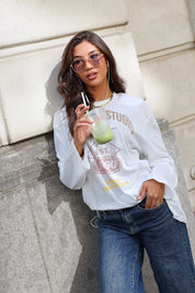 T-Shirt Lange Mouwen Originals Wit dames gecombineerd met blauwe jeans