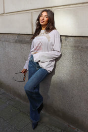 T-Shirt Originals Grijs dames gecombineerd met wide leg jeans