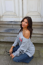 Grijs T-shirt met print dames off shoulder gedragen