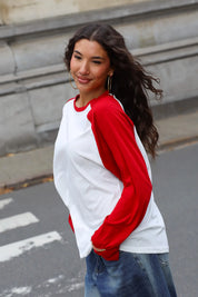 Wit rood raglan T-shirt voor dames met lange mouwen vanaf de zijkant