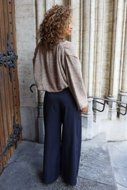 Taupe trui met striksluiting voor dames
