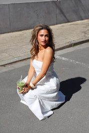 Witte strapless jurk full body dames outfit
